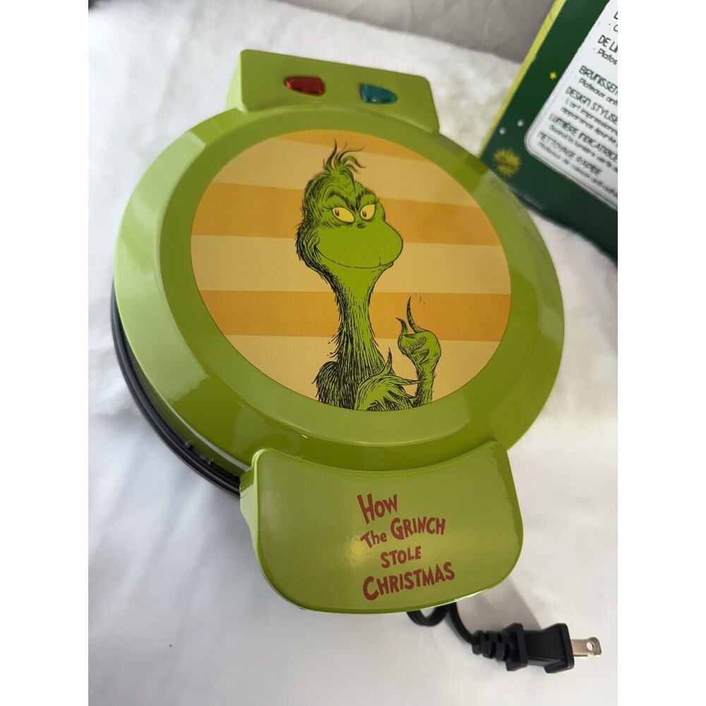 New Grinch waffle maker, Dr Seuss - Picture 6 of 9